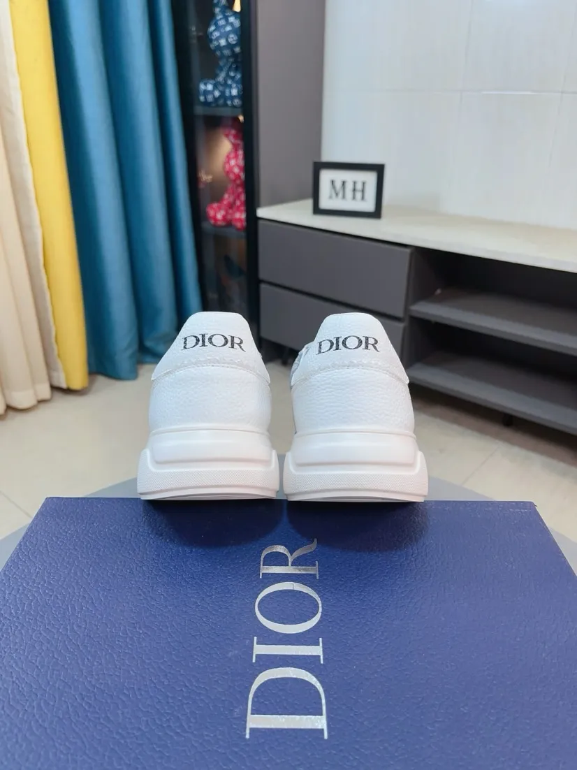 Men's men's shoes 💰420🌹🌹【Dior】Best-selling official website world premiere🔝Men's high-end brand of shoes latest series on the official website: uppers are made of imported cowhide with specially designed fabrics➕mesh breathable lining. Make walking more convenient and comfortable! Compared with the official quality, Midea’s 1:1 replica. Create a fashionable personality to set off your uniqueness! A must-have for trendy men! Classic style. Men's sizes: 38-44.